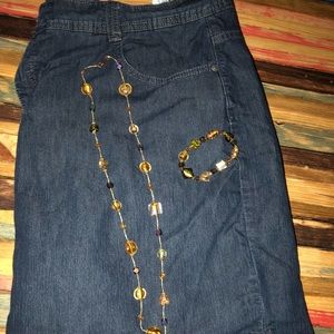 Size 20W jean skirt Free accessories